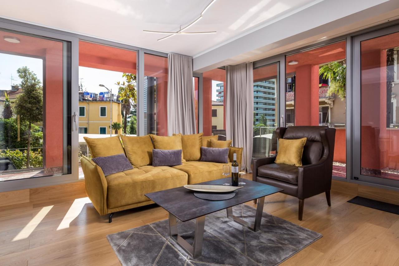 Luxury City Center Apartment -50M To The Sea Опатия Екстериор снимка