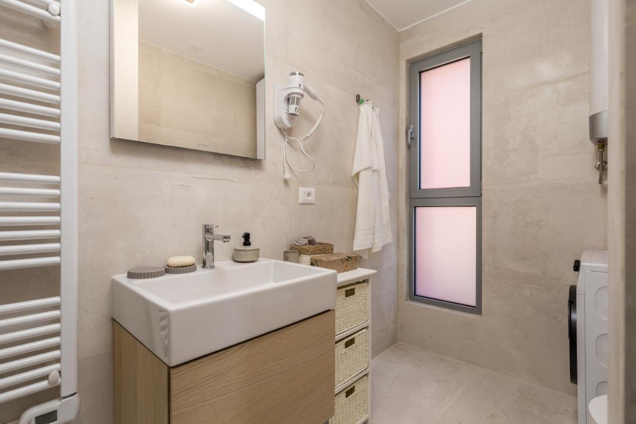 Luxury City Center Apartment -50M To The Sea Опатия Екстериор снимка
